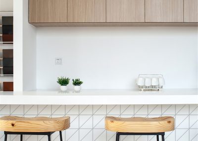T4-MW-PL_matte white geometric triangle tile used in kitchen island design