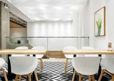 T4-CS-FD-Maze_black white geometric tile pattern commercial floor project