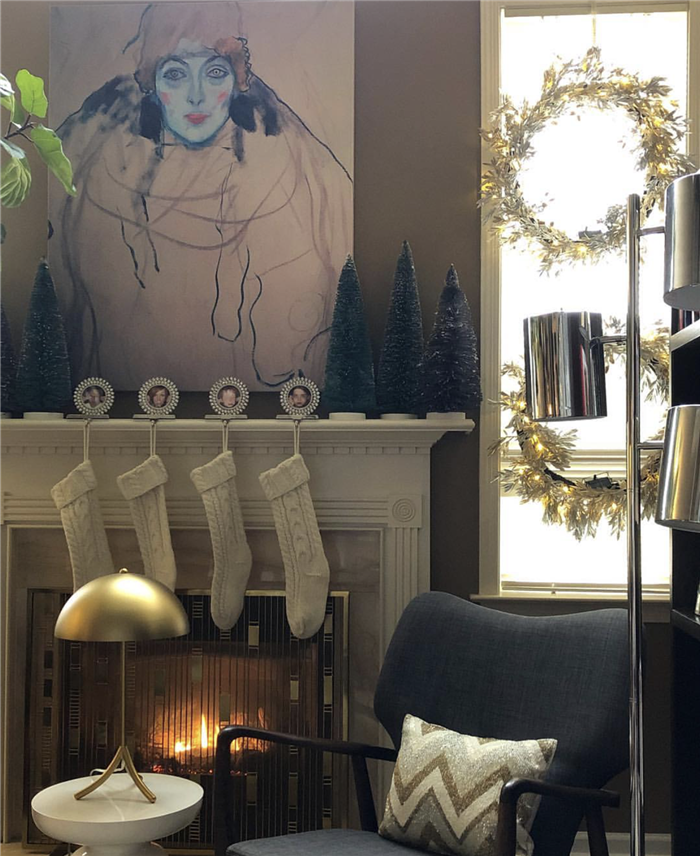 Build A Festive Fireplace_ christmas decoration ideas for home
